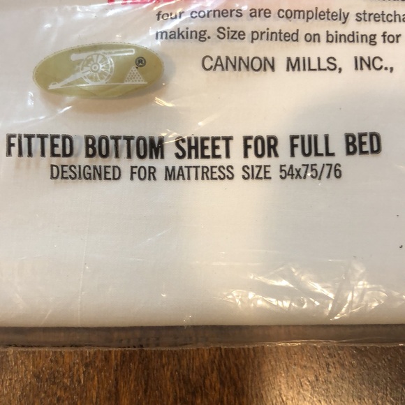 Fitted bottom sheet for full bed NWT - Picture 8 of 8